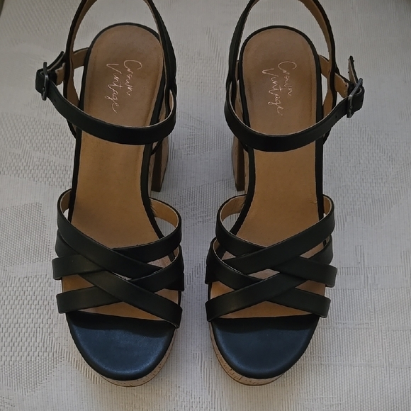 NIB Crown Vintage Millia Black Leather Platform Sandals - Picture 5 of 8